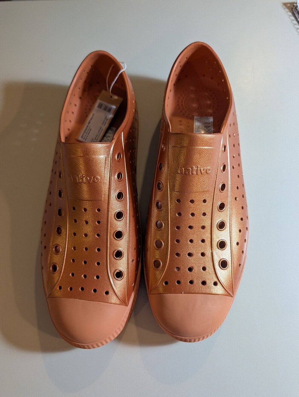 Native Mens Size 12 Slip-On Jefferson Shoes in Metallic Copper Peach NWT